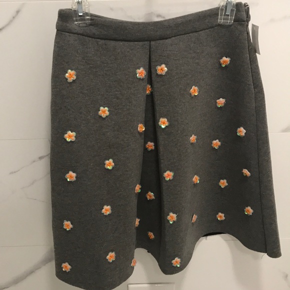 Chic Endless Rose Skirt - Picture 1 of 3